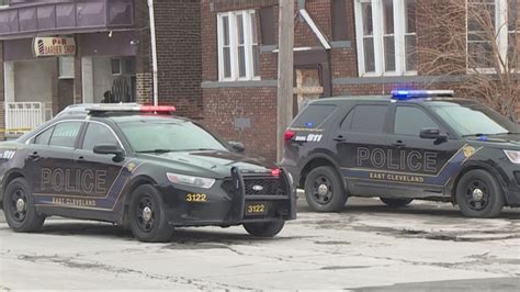 east cleveland police officers indicted|Cuyahoga County grand jury indicts 11 current, former East。